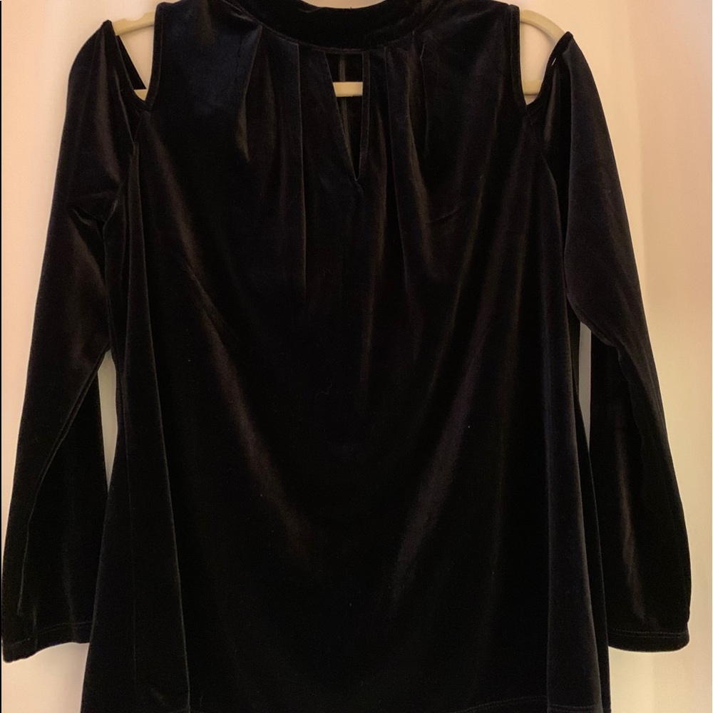 Black velvet top